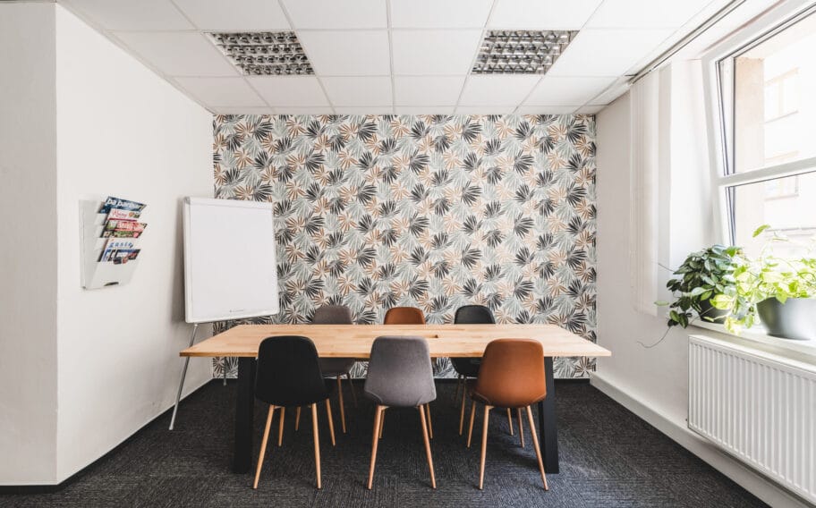 Konferenční stůl v coworkingu Pracovna R51 v Riegrově 51